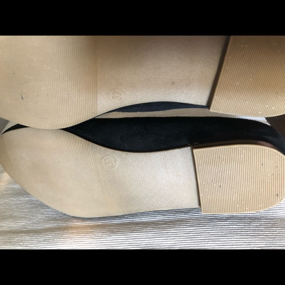 Black suede loafer size 7 or size 37 - Picture 3 of 4